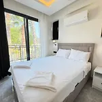 Breeze - Luxury 4br - River 50m Villa *