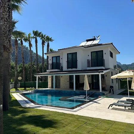 Breeze - Luxury 4br - River 50m أورتاجا