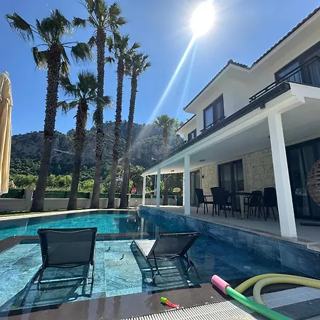 فيلة Breeze - Luxury 4br - River 50m