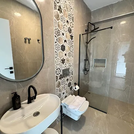 Breeze - Luxury 4br - River 50m أورتاجا