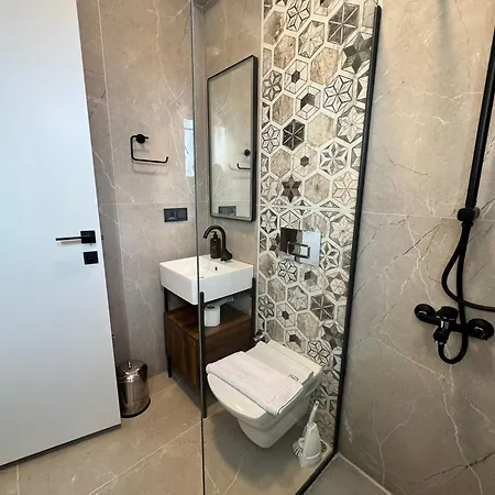 Breeze - Luxury 4br - River 50m فيلة
